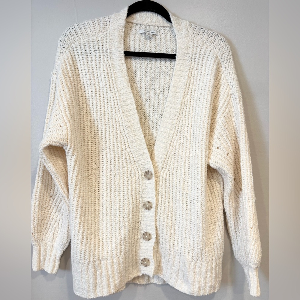 NWOT American Eagle Cream Knit Button Cardigan Slouchy Soft Size Small